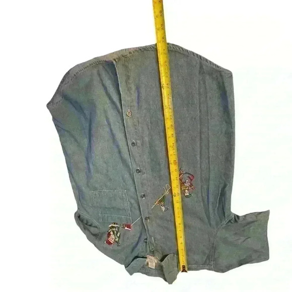 Nutcracker Christmas Denim Embroidered Christmas Shirt Size Small Santa’s Sleigh - Picture 5 of 6